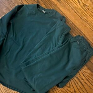 Men’s Cabella size medium  like new thermal set for men includes pants and top